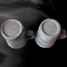 画像をギャラリービューアに読み込む, 唐津焼 刷毛目鯨紋マグカップセット ペア使い ペアセット くじら クジラ 色違い たっぷり 大きめ マグカップ 可愛い 個性光る おしゃれ ギフト