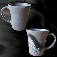 画像をギャラリービューアに読み込む, 唐津焼 刷毛目&絵唐津鯨マグカップセット ペア使い ペアセット くじら クジラ 色違い たっぷり 大きめ マグカップ 可愛い 個性光る おしゃれ ギフト